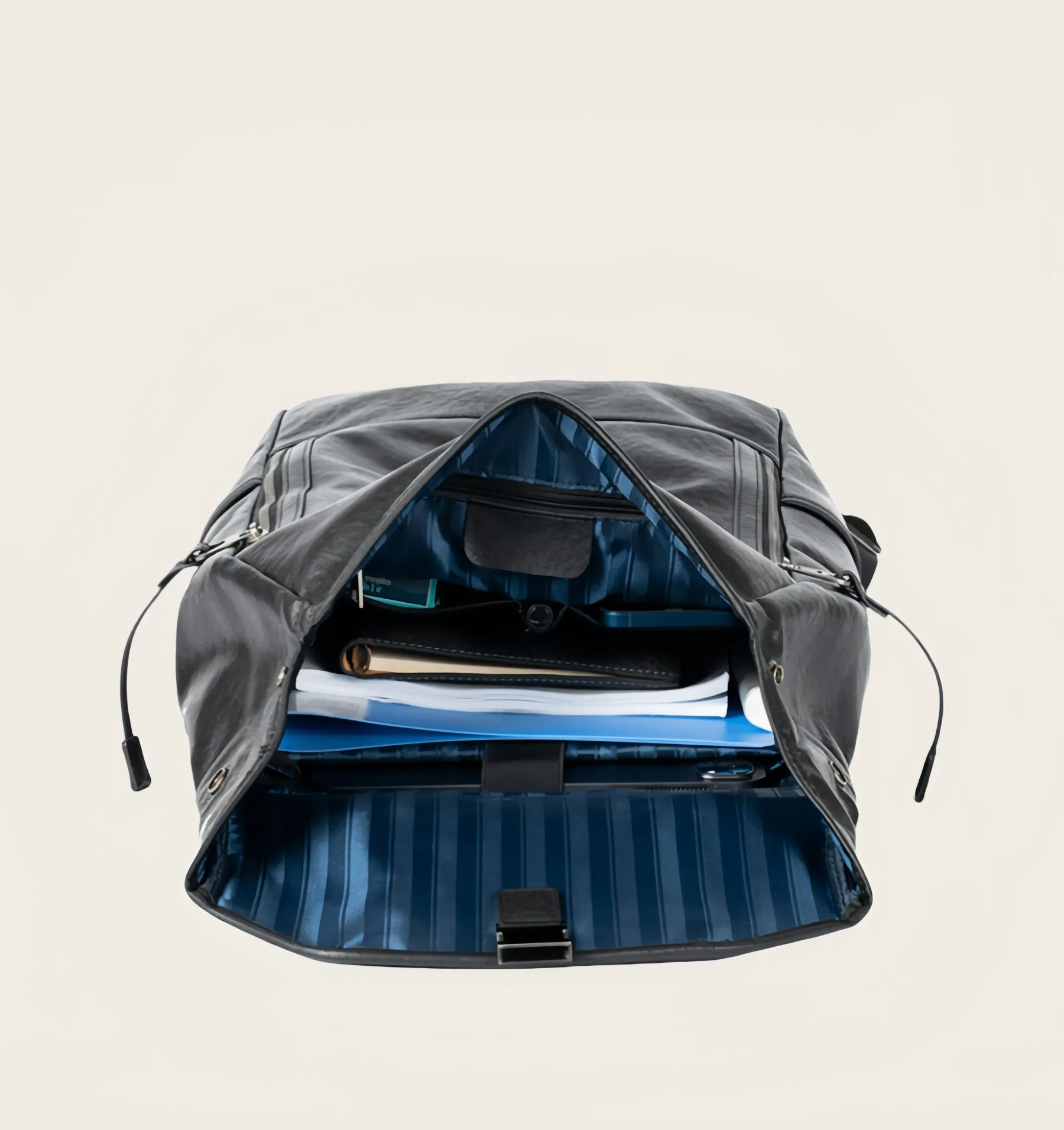 【植鞣牛革】バックパック |15.6 インチ PC 収納可｜大容量設計・通勤・旅行対応|