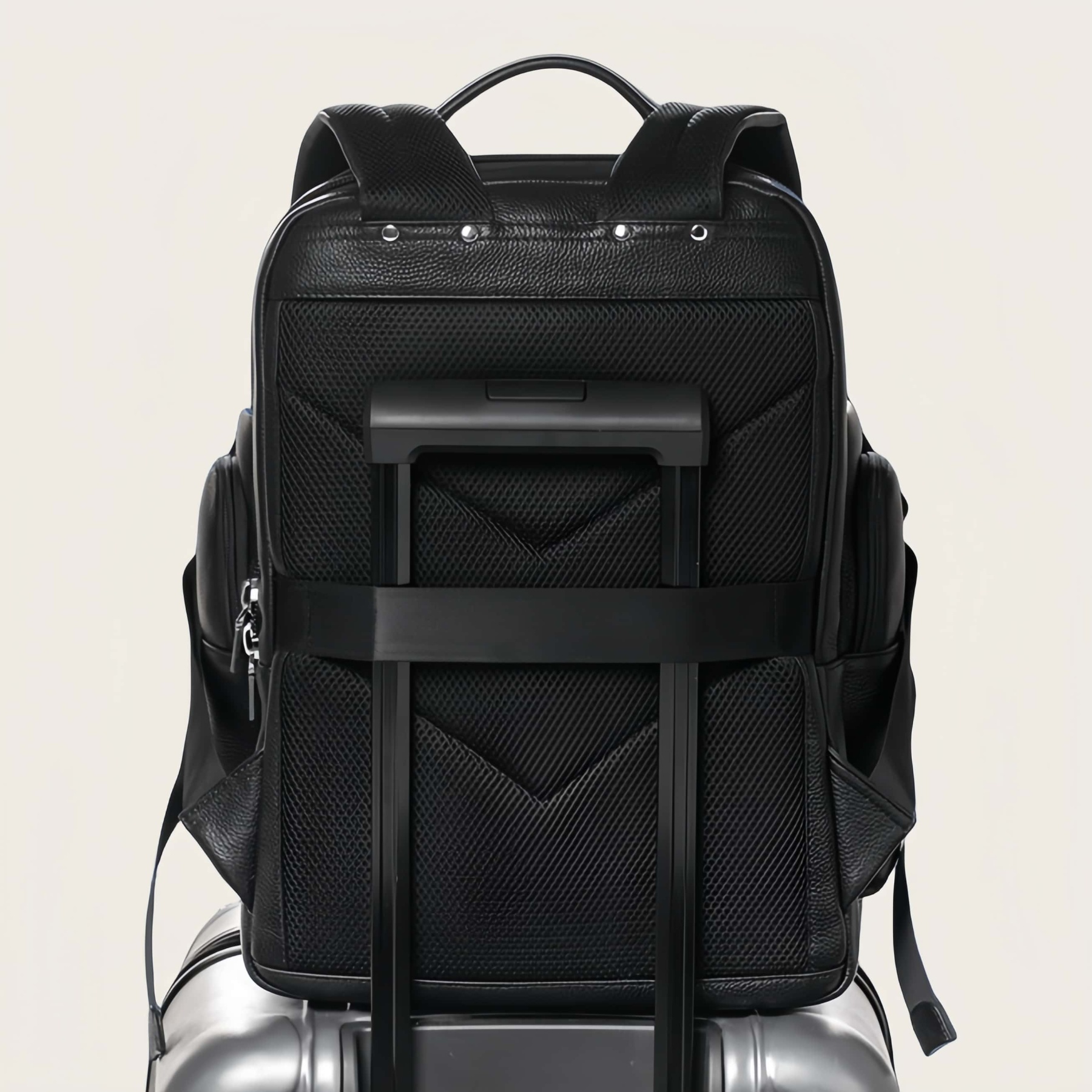 大容量牛革ダブルショルダーリュック｜大容量設計・通勤・旅行対応