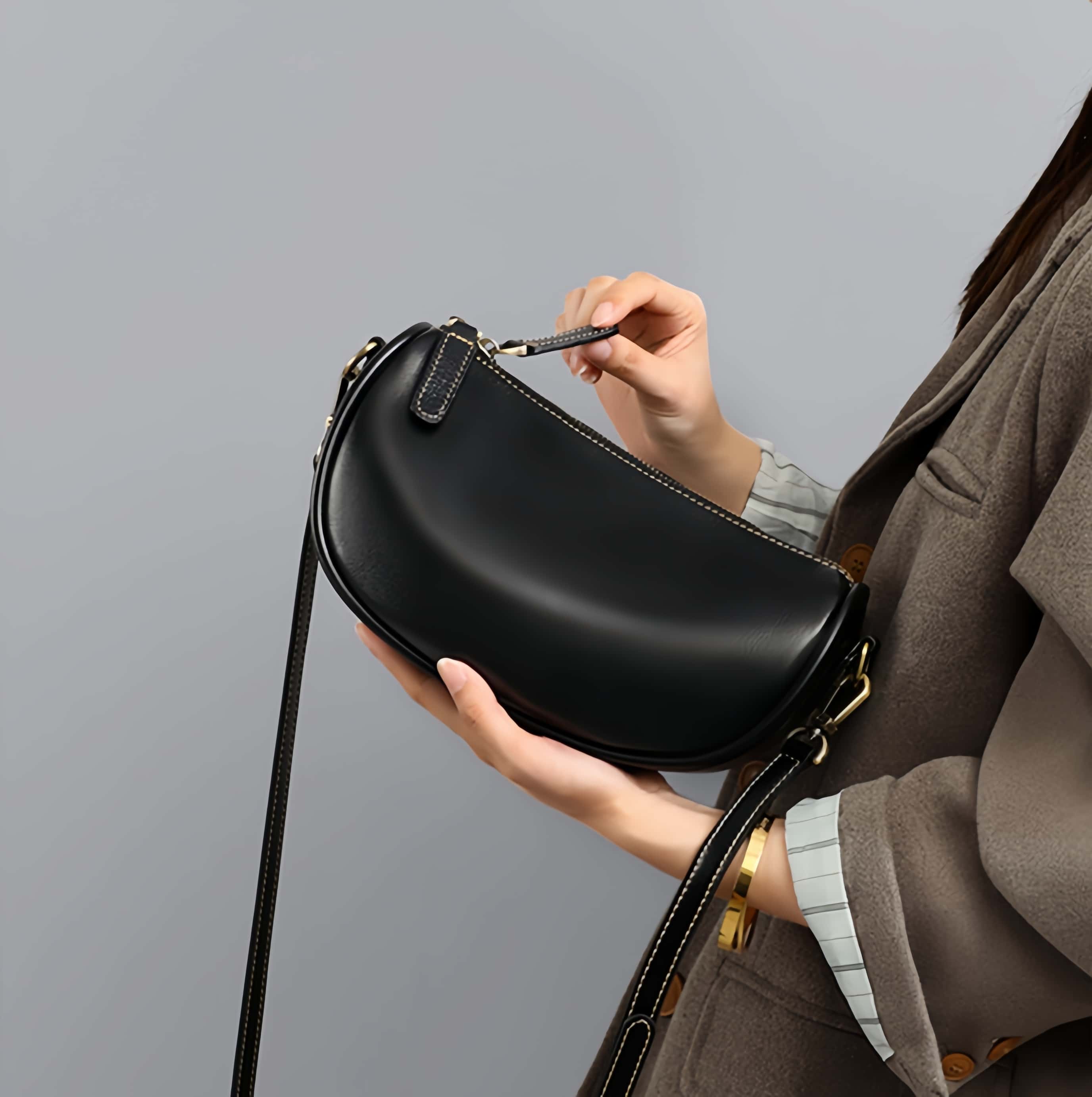 サコッシュ|厳選牛革製ショルダーバッグ|斜め掛けバッグ