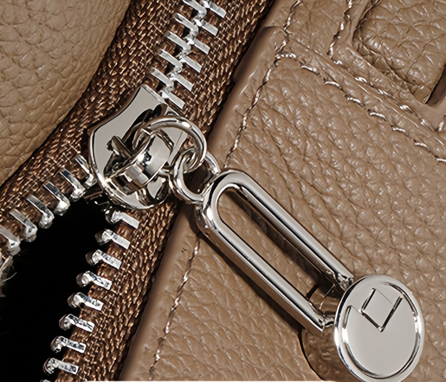 牛革斜ショルダーバッグ|2WAY