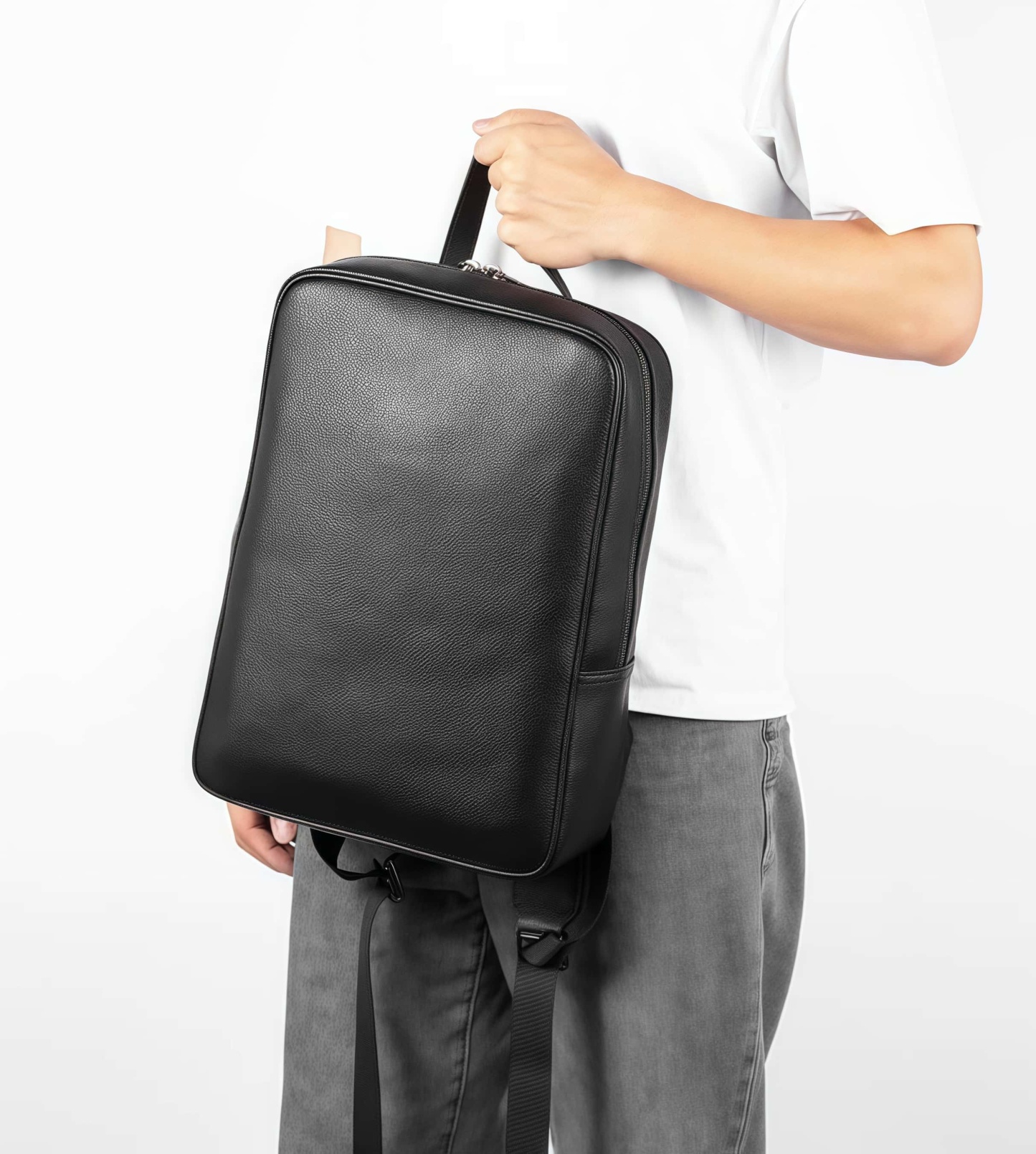 天然牛革製 ビジネス通勤向け ダブルストラップリュック