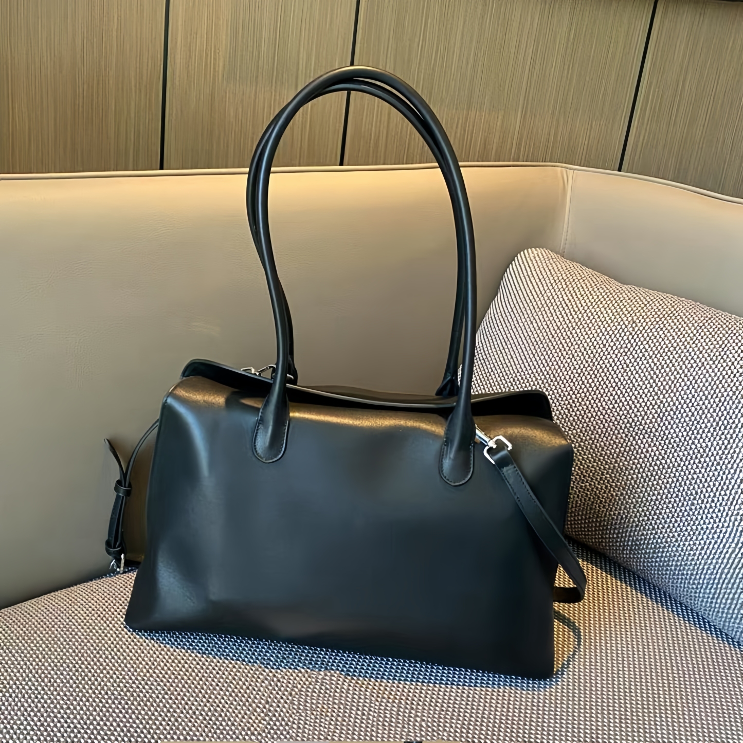 天然牛革ハンドバッグ