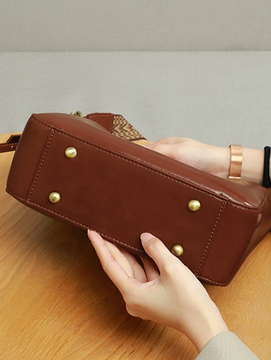 茶|カラメル|黒|3色•植物鞣し天然牛革ショルダーバッグ•牛革肩がけかばんバッグ