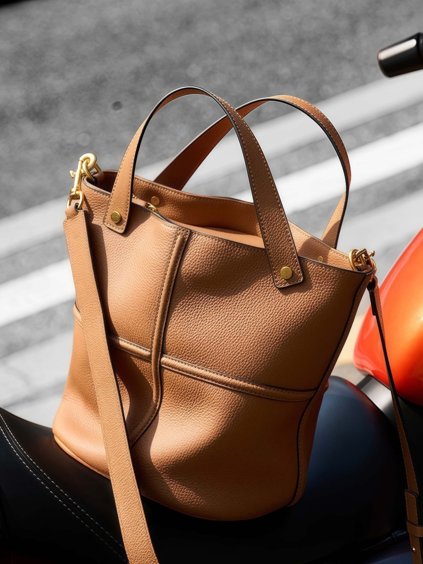 エレガントで高級感！•カラメル|黒|2色•3WAY•上質な厚手な天然軟めな牛革ハンドバッグ•牛革ショルダーバッグ