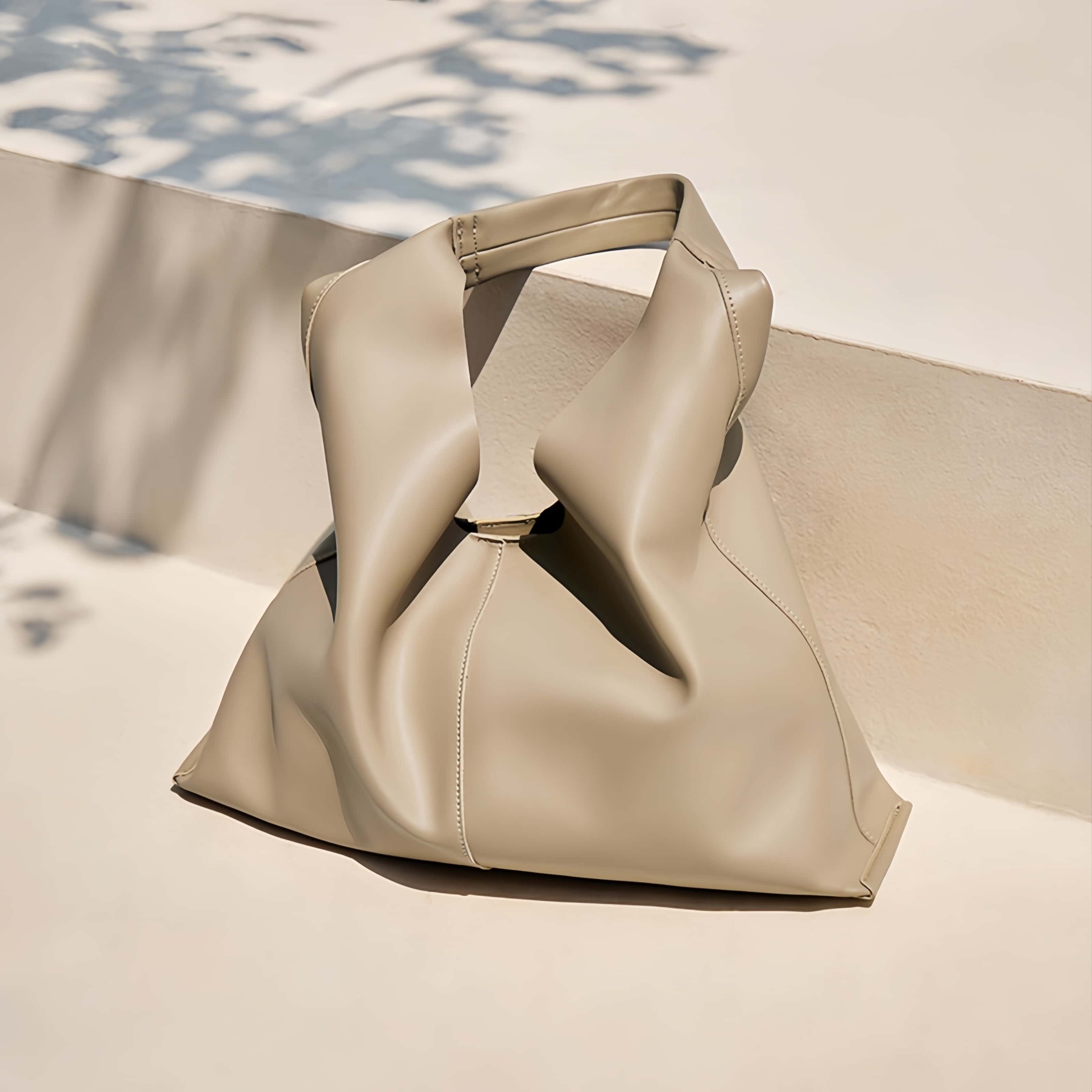 新作 ！•大容量•ソフトな天然牛革トートバッグ • 独立した内袋設計 