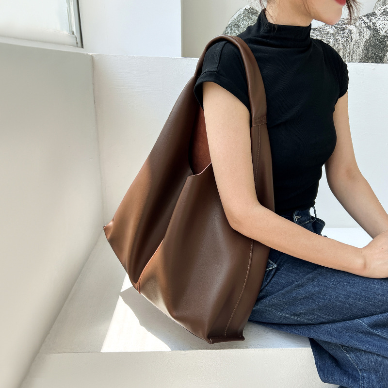 新作 ！•大容量•ソフトな天然牛革トートバッグ • 独立した内袋設計 