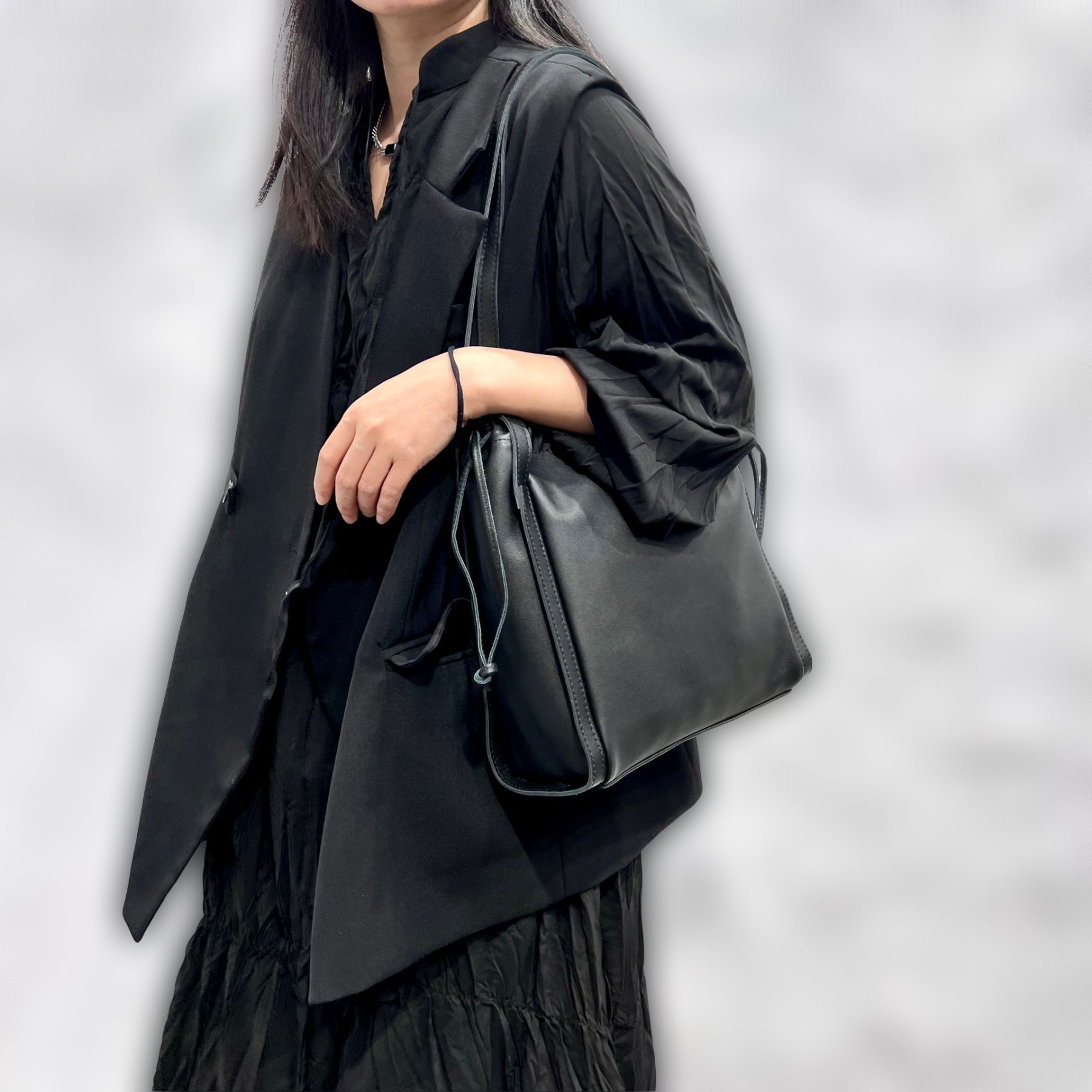 新発売！♦上質な天然牛革ハンドバッグ♦天然牛革トートバッグ