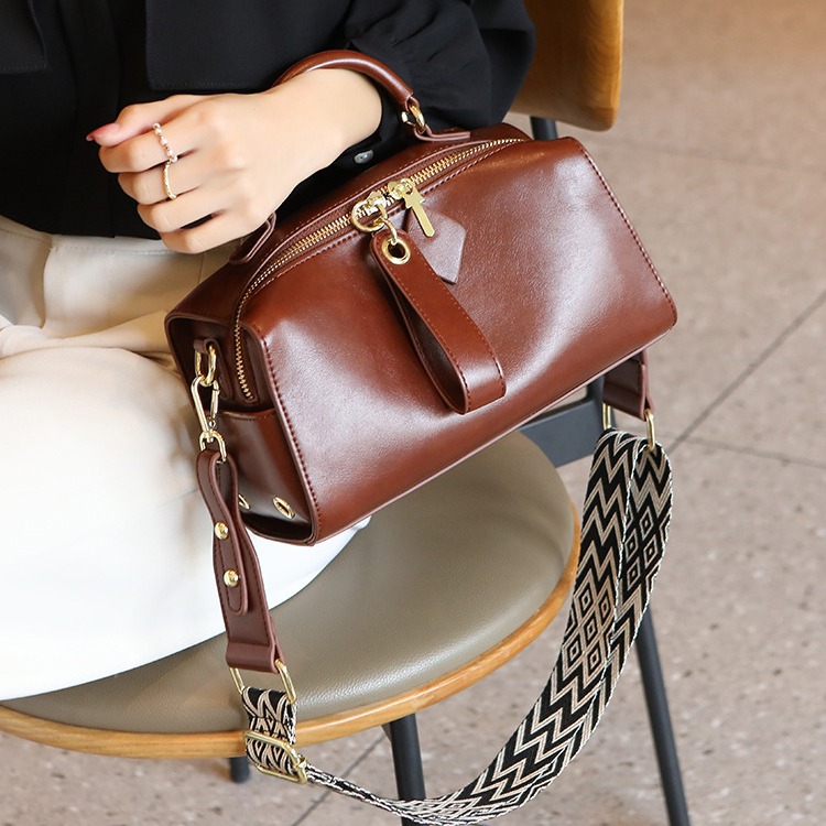 牛革斜め掛けバッグ|牛革ショルダーバッグ|牛革肩がけかばん |手提げバッグ