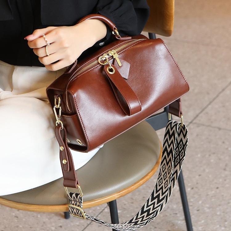 牛革斜め掛けバッグ|牛革ショルダーバッグ|牛革肩がけかばん |手提げバッグ