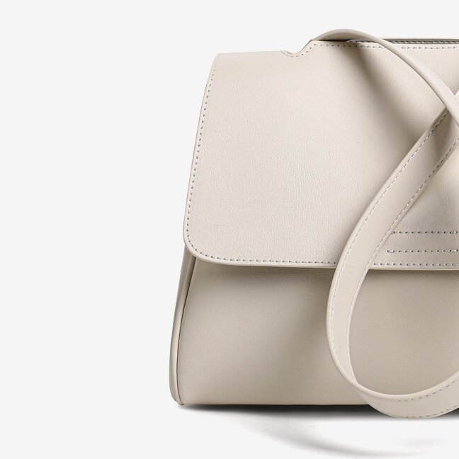 シンプルでレトロ ! •白|コーヒー|2色•3WAY•牛革ハンドバッグ•本革ショルダーバッグ