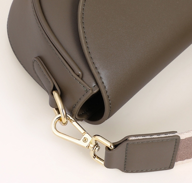 新発売!•コーヒー色•天然牛革ショルダーバッグ• 牛革肩掛けバッグ