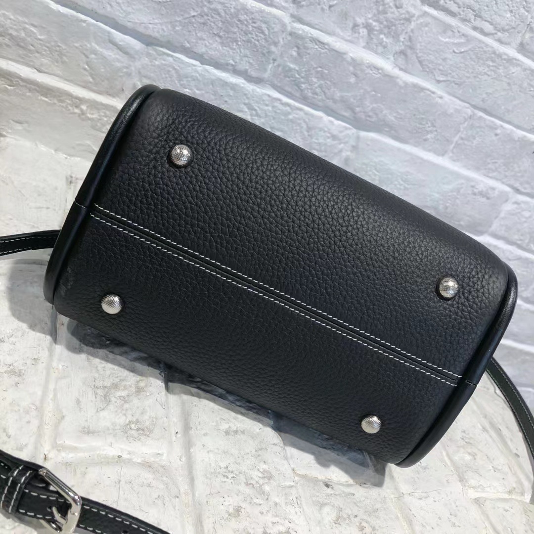 •優雅な感じ !•上質な天然牛革斜ショルダーバッグ•ハンドバッグ