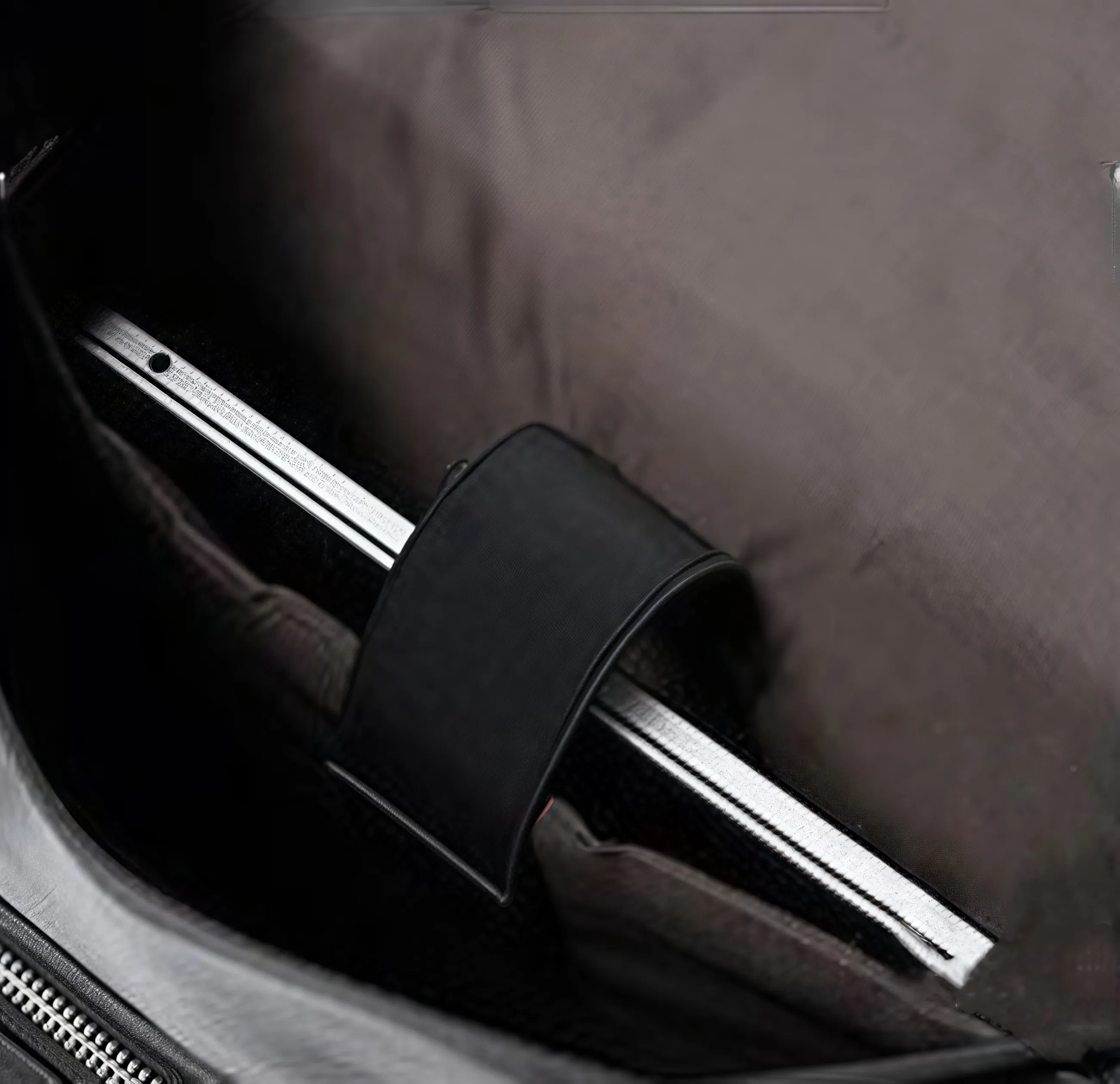 【ヴィンテージ風】植物鞣し牛革バックパック｜22L 大容量｜ビジネスレジャー兼用｜通勤・旅行に最適