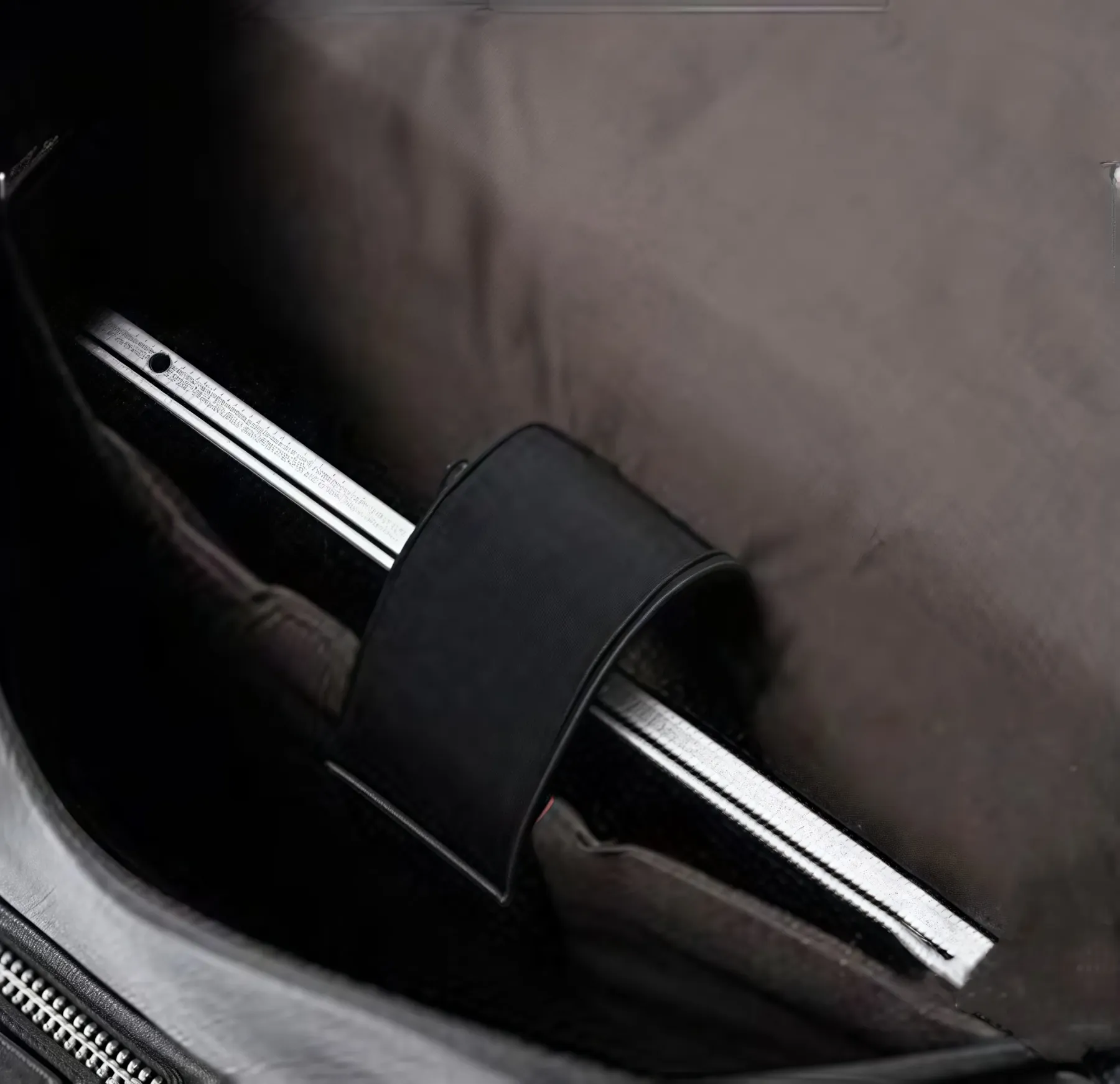 【ヴィンテージ風】植物鞣し牛革バックパック｜22L 大容量｜ビジネスレジャー兼用｜通勤・旅行に最適