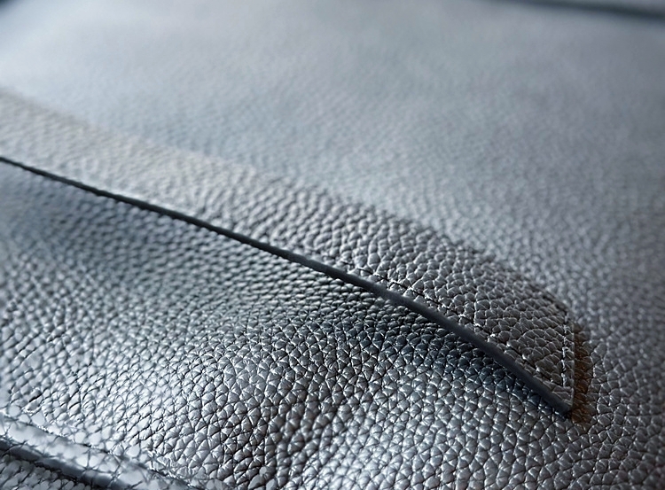 新発売 ！•3色•ユニセックス•天然牛革リュックサック