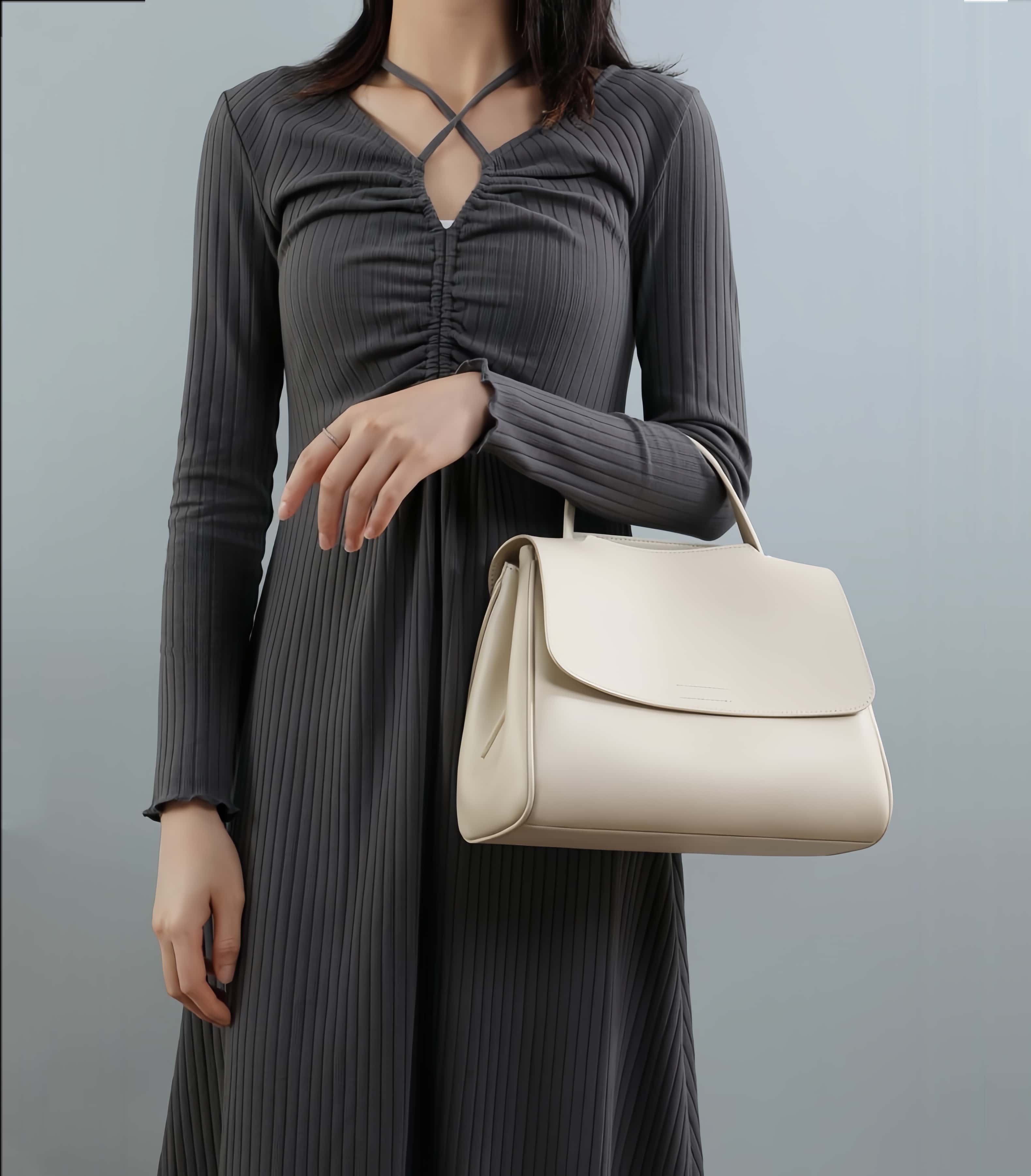 シンプルでレトロ ! •白|コーヒー|2色•3WAY•牛革ハンドバッグ•本革ショルダーバッグ