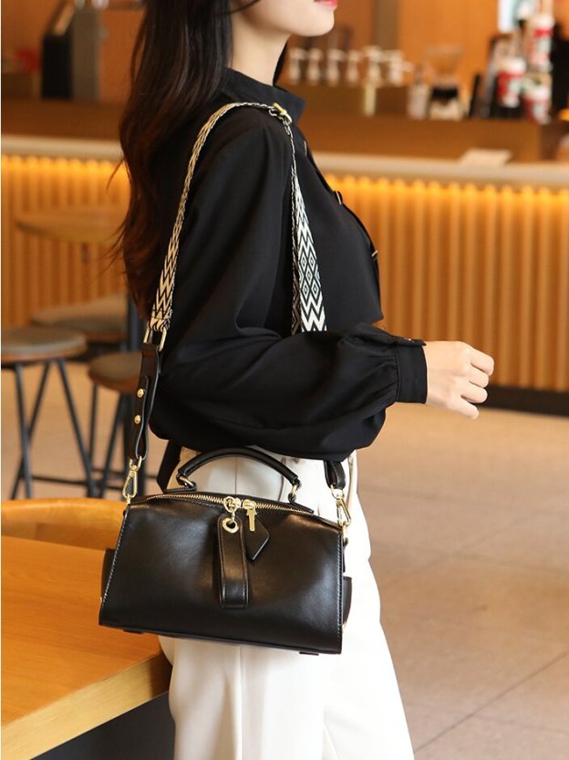 牛革斜め掛けバッグ|牛革ショルダーバッグ|牛革肩がけかばん |手提げバッグ