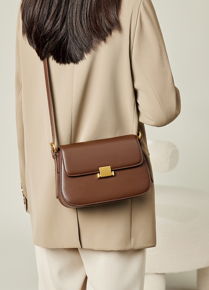 新作！•4色•天然牛革ショルダーバッグ• 牛革肩掛けバッグ