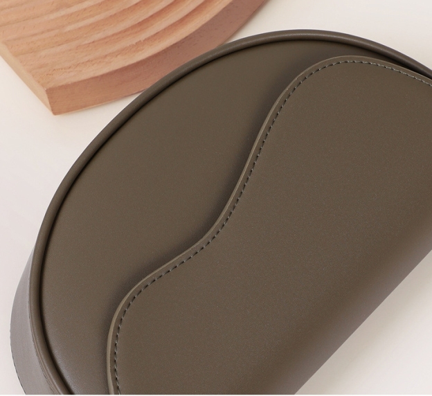 新発売!•コーヒー色•天然牛革ショルダーバッグ• 牛革肩掛けバッグ