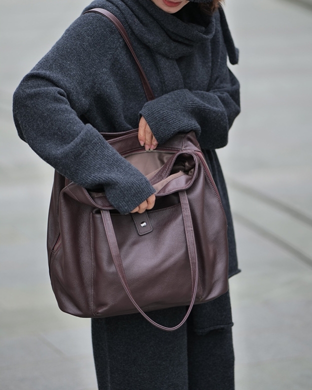 NEW ! •優雅な気質•茶|黒|グレー•高品質な厚手な天然軟めな牛革ハンドバッグ•牛革トートバッグ