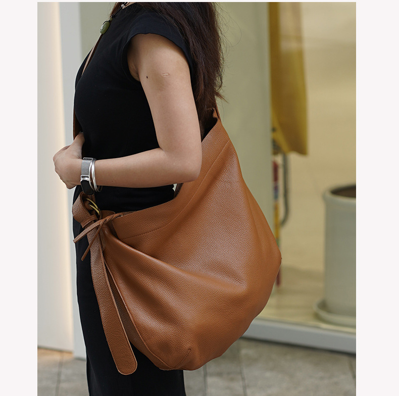 厚手で心地よい手触り•茶|黒|カラメル•天然牛革ショルダーバッグ•牛革肩がけかばんバッグ