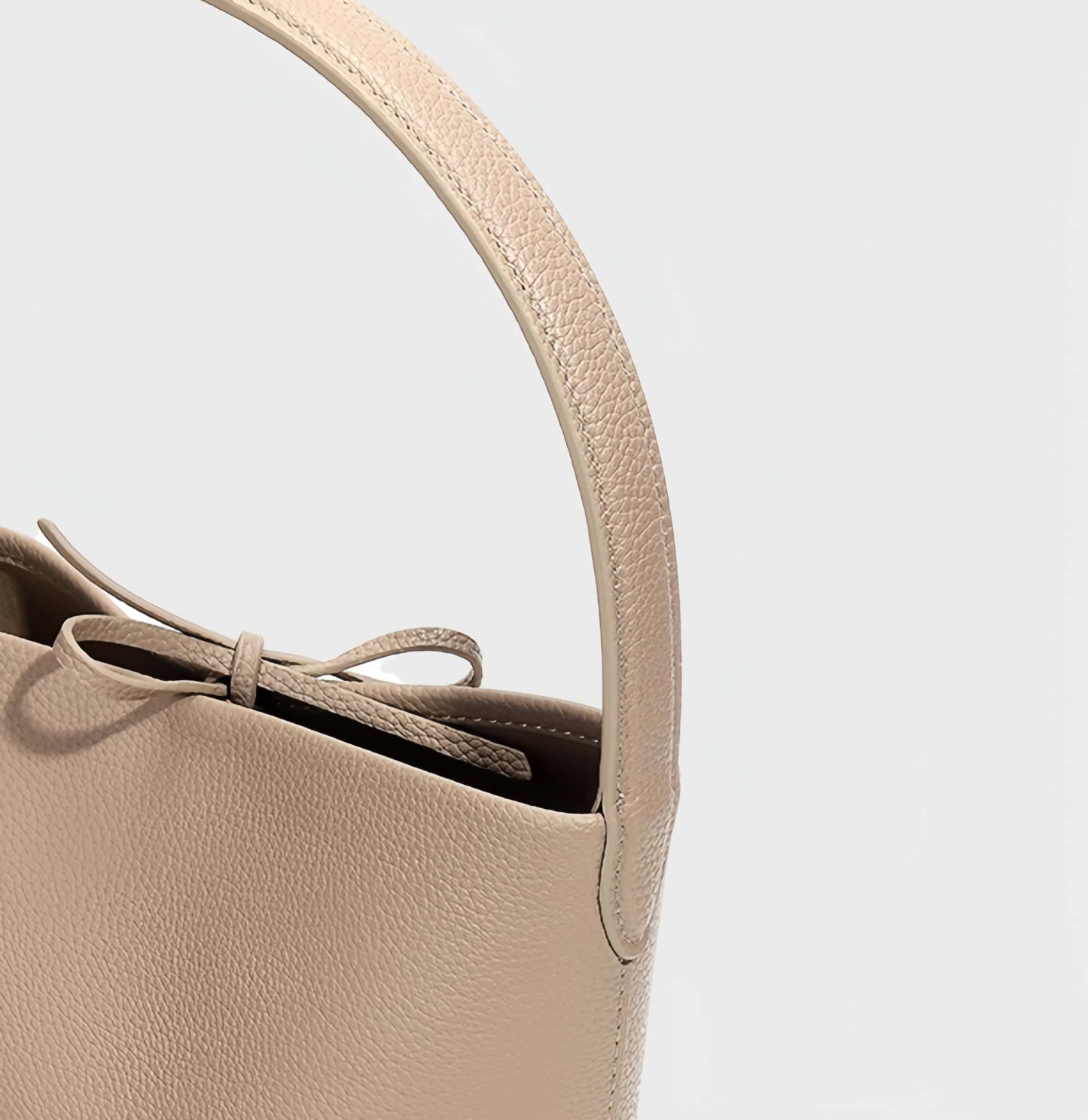 薄くて軽い設計 ！•カーキ|黒|青|3色|上質な厚手な柔らかい天然牛革トートバッグ•牛革肩がけかばんバッグ