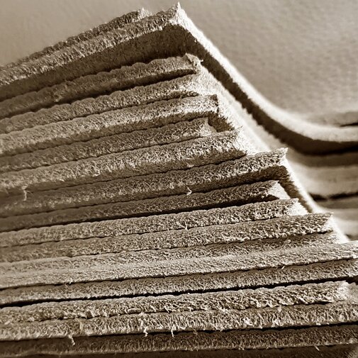 高級感溢れる！カーキ|黒|2色|3WAY|厚みある柔らかい天然牛革製ハンドバッグ兼ショルダーバッグ|2本の肩ベルト付属