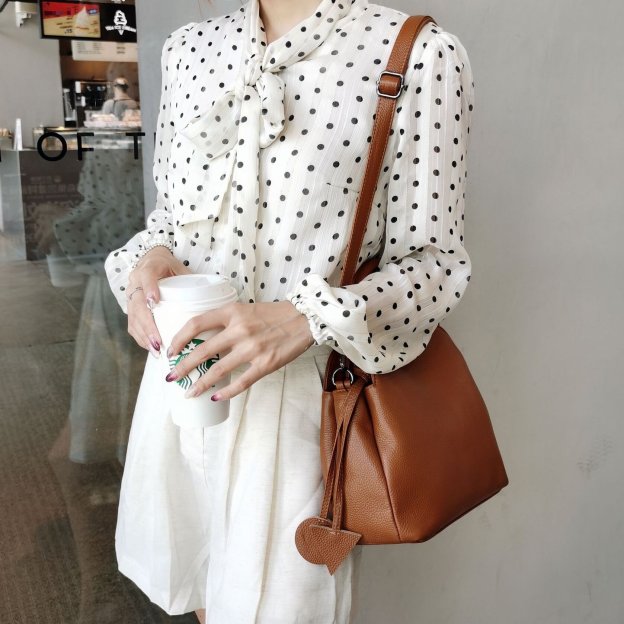 レトロ•厚みのある柔らかい天然牛革ショルダーバッグ•牛革ハンドバッグ