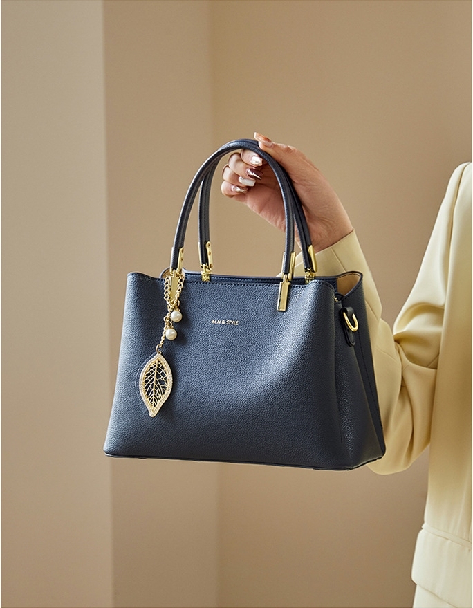 季節の新作！•贅沢感•青|黒|ワインレッド|3色•天然牛革ハンドバッグ•牛革ショルダーバッグ