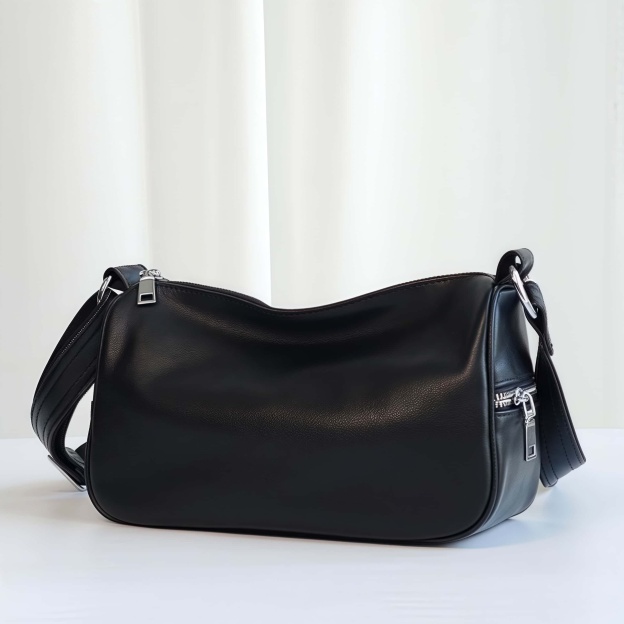 ユニセックス※ 黒|茶|グレー|3色※天然牛革ショルダーバッグ