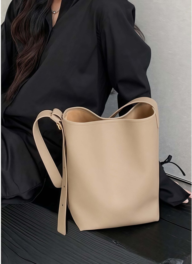 新発売 ！ベージュ|茶|黒|3色♦天然ソフト牛革トートバッグ ♦