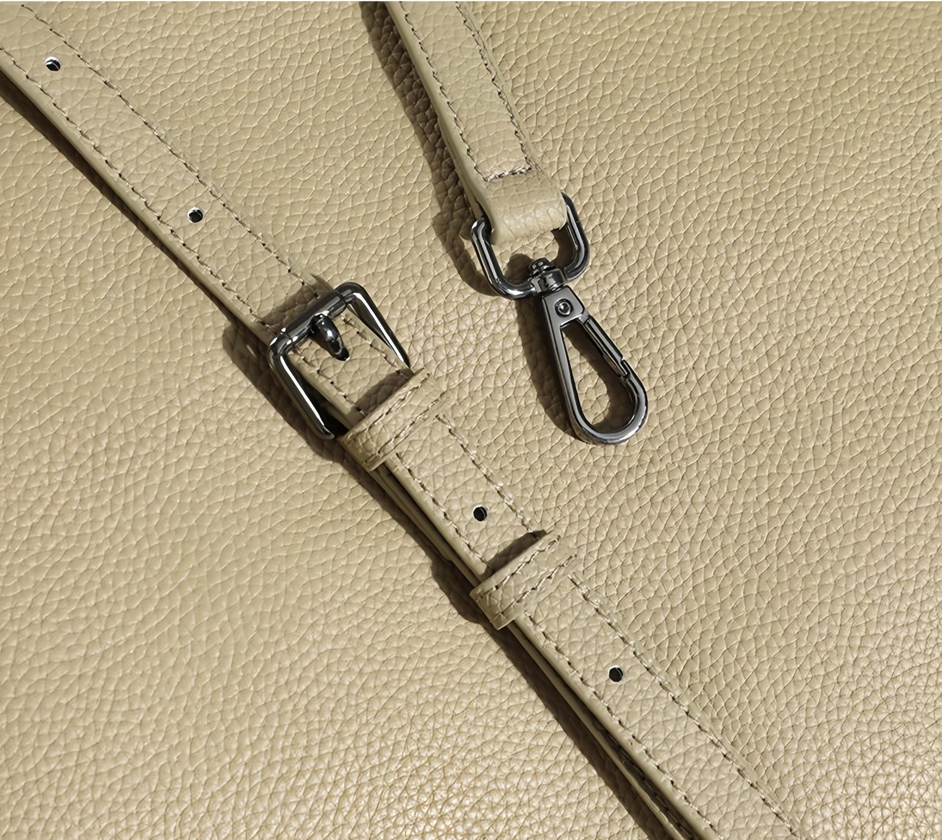 上品なデザインで魅力的！•3WAY•4色•天然の厚みと柔らかさを兼ね備えた牛革ハンドバッグ兼肩掛けバッグ