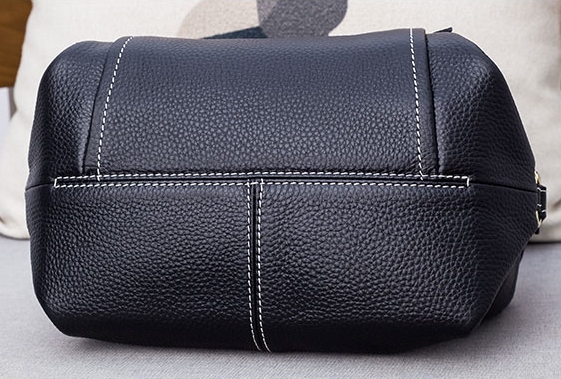 上質の魅力！•黒|カラメル|2色•高品質な厚手な天然軟めな牛革ハンドバッグ•牛革斜ショルダーバッグ