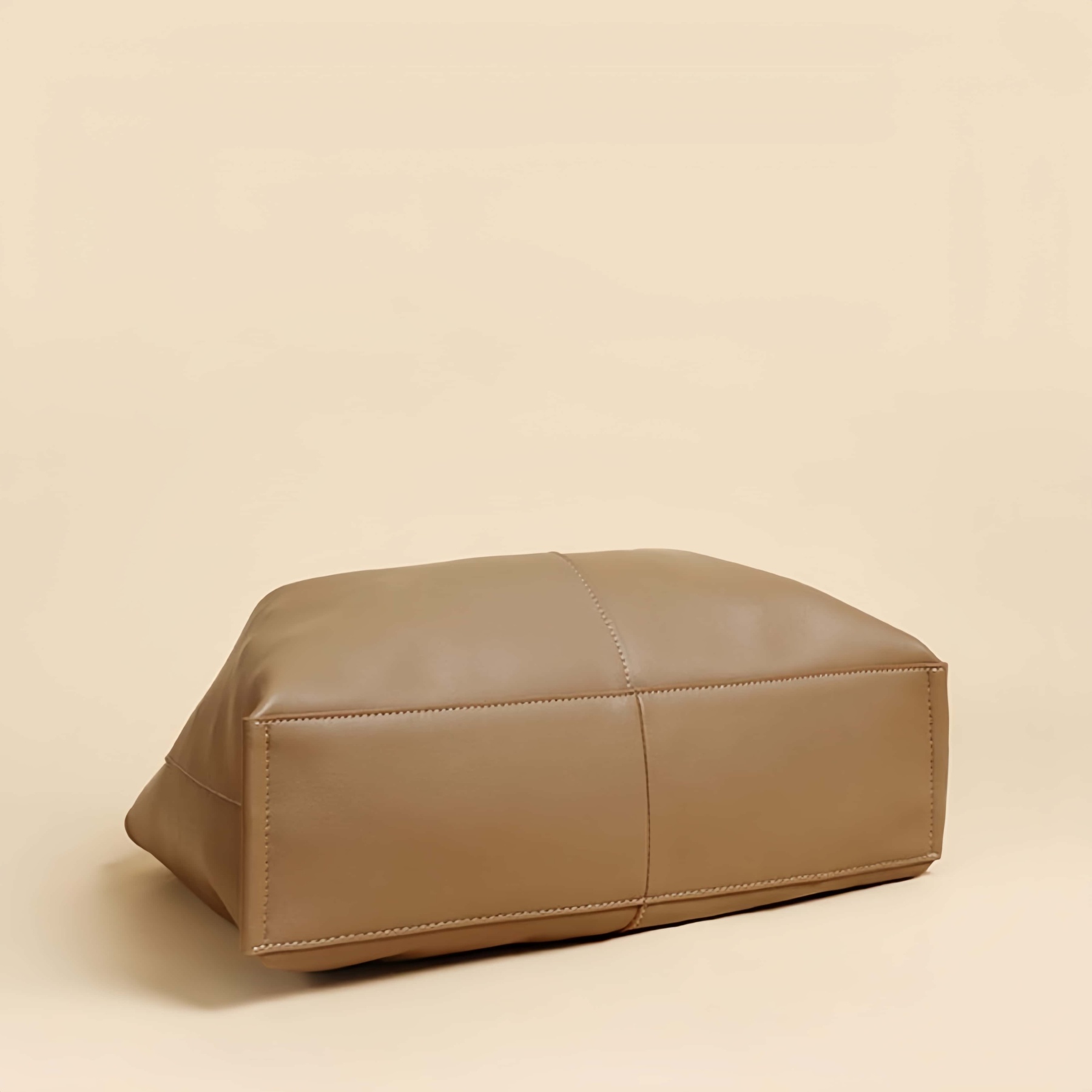 新作 ！•大容量•ソフトな天然牛革トートバッグ • 独立した内袋設計 