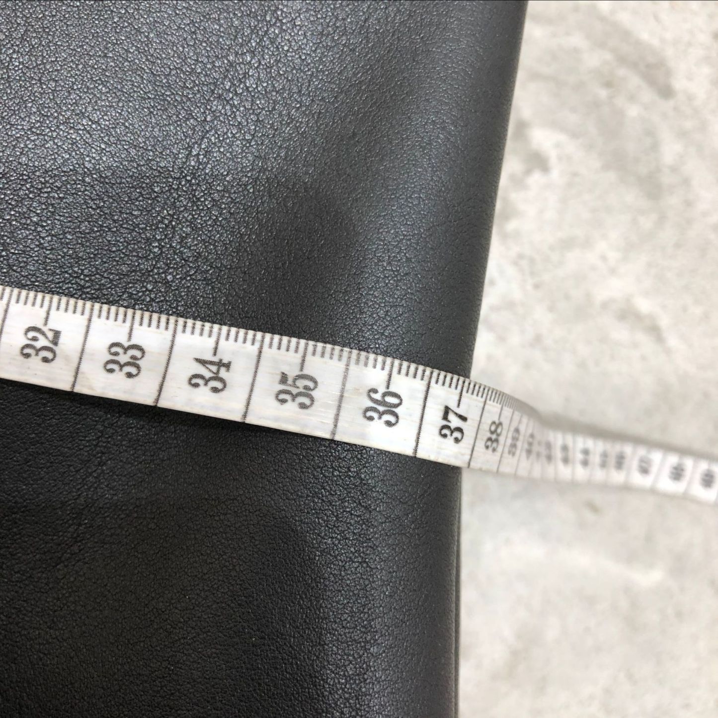 「ミニマリズム スタイル ！」•黒•ユニセックス•天然牛革リュックサック