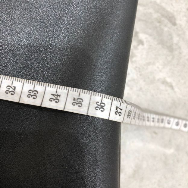 「ミニマリズム スタイル ！」•黒•ユニセックス•天然牛革リュックサック