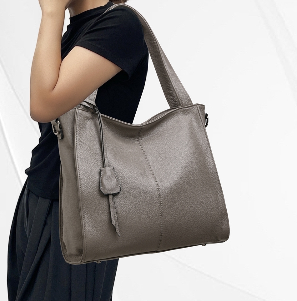 NEW ! •黒|濃い暗マゼンタ|グレー|3色•厚手な軟めな牛革ハンドバッグ•牛革トートバッグ•大容量•通勤や旅行に最適