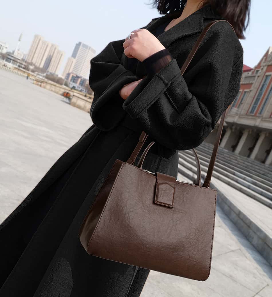 シンプルな通勤スタイルハンドバッグ