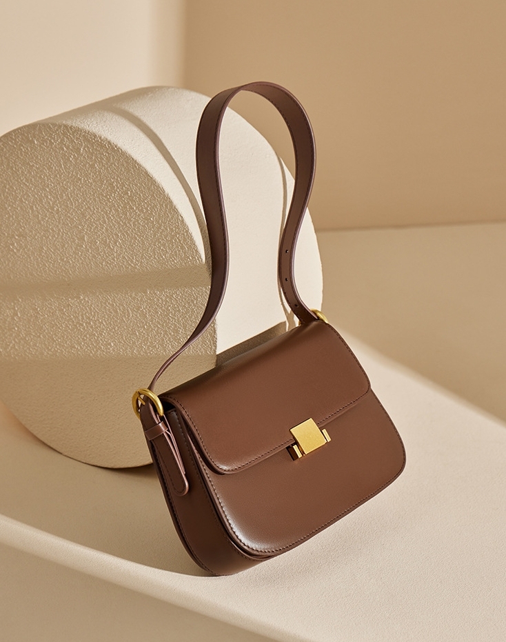 新作！•4色•天然牛革ショルダーバッグ• 牛革肩掛けバッグ