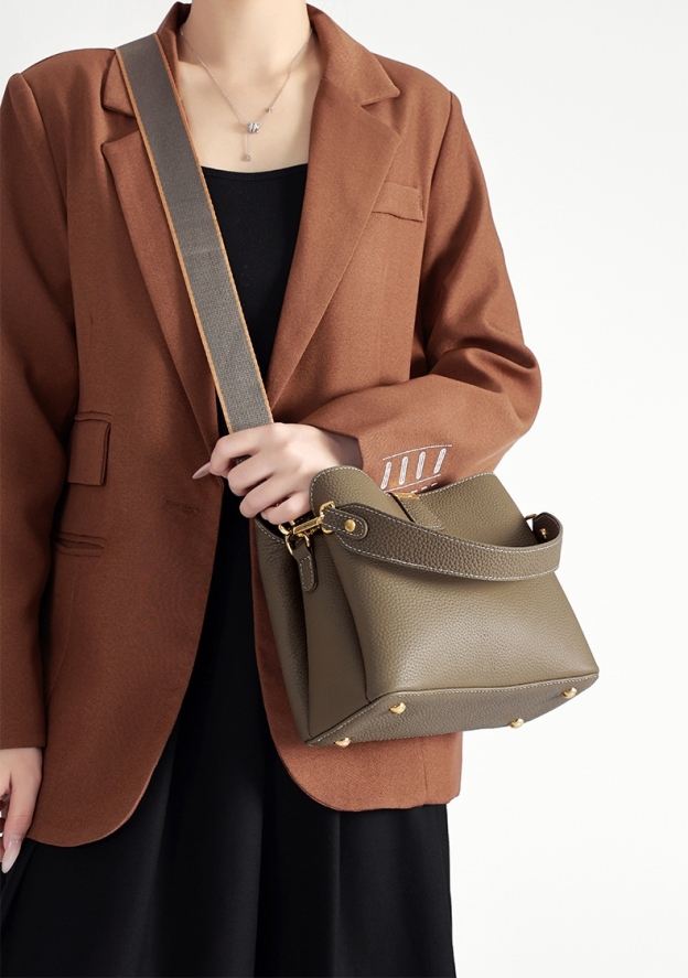 多彩な優雅 ! •6色•3WAY•厚手な天然軟めな牛革ハンドバッグ•牛革ショルダーバッグ•2本の肩ベルト付属