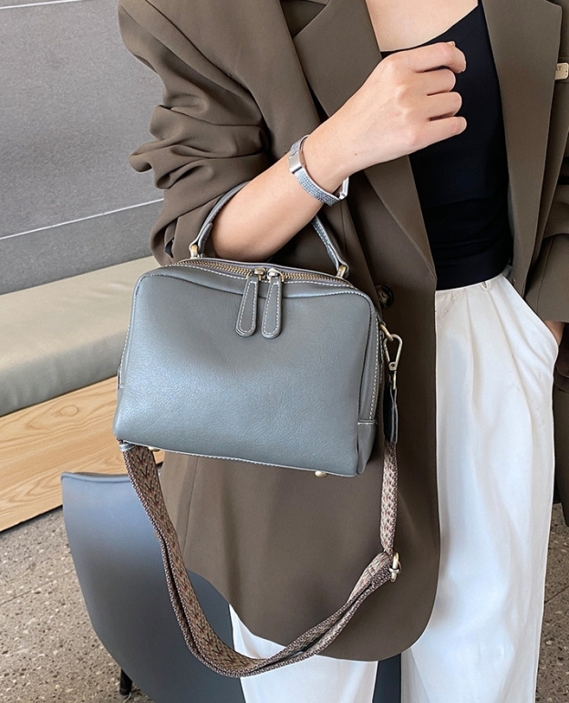 おしゃれで素敵 ！※黒|コーヒー|グレー|3色※3WAY※天然牛革ハンドバッグ※牛革ショルダーバッグ※2本の肩ベルトを付属