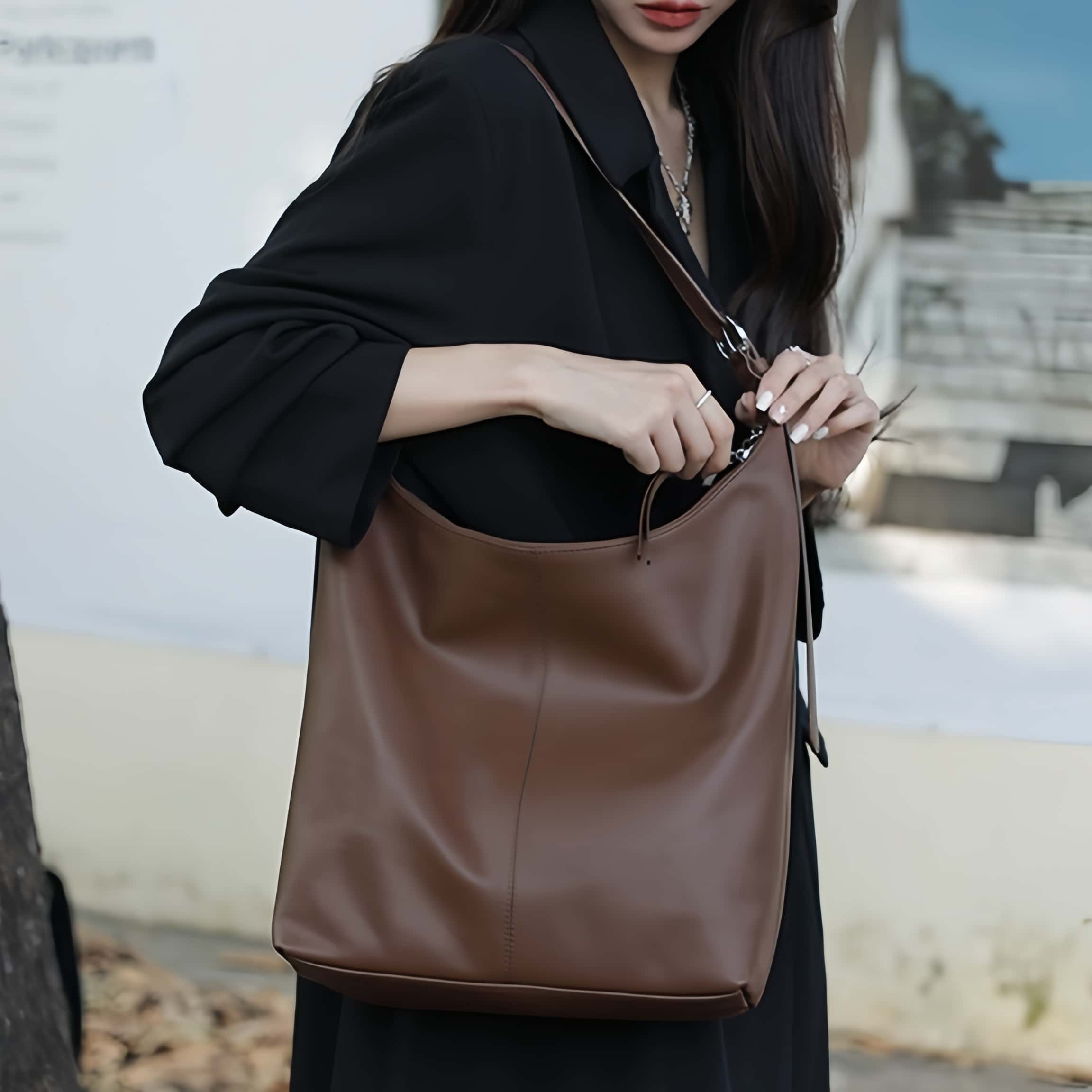 NEW ! •茶|黒|2色•上質な天然牛革斜ショルダーバッグ•牛革肩掛けバッグ• 