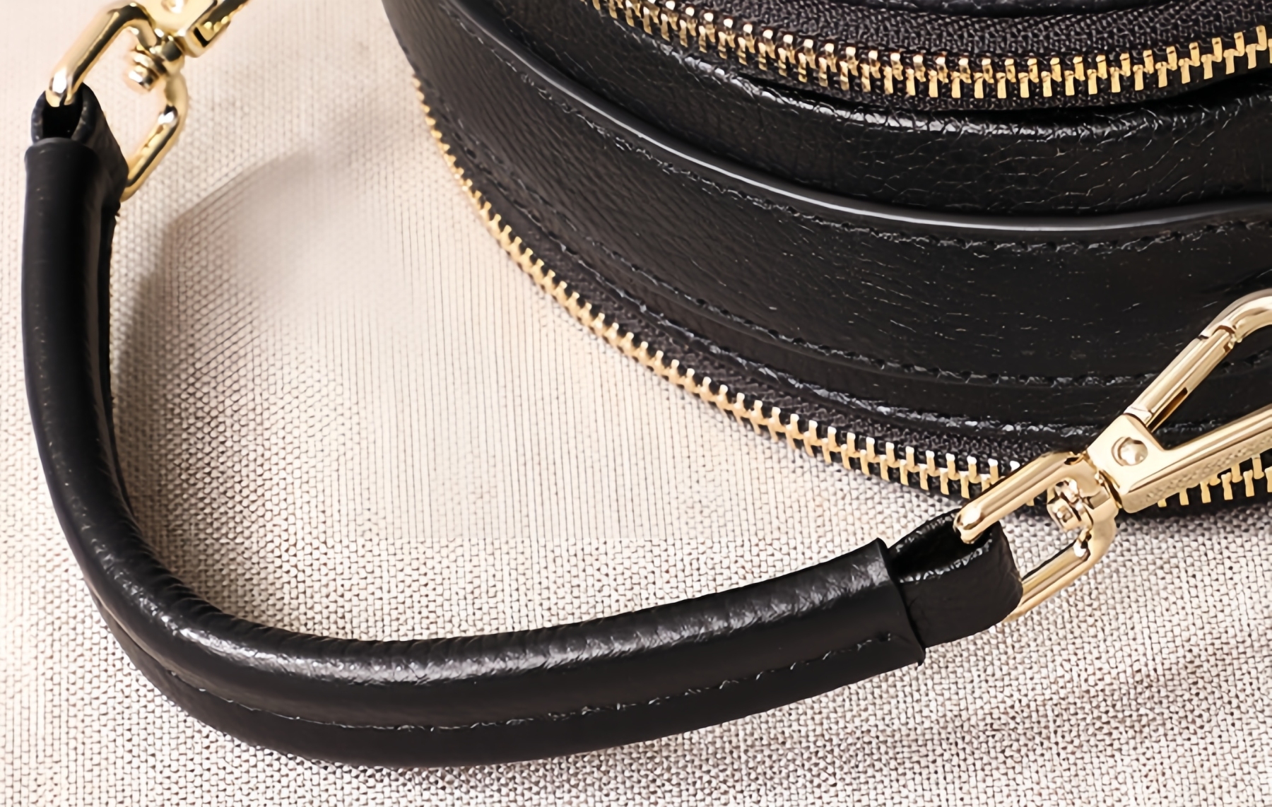 レザー手提げバッグ|サコッシュ|斜め掛けバッグ|携帯ポーチ