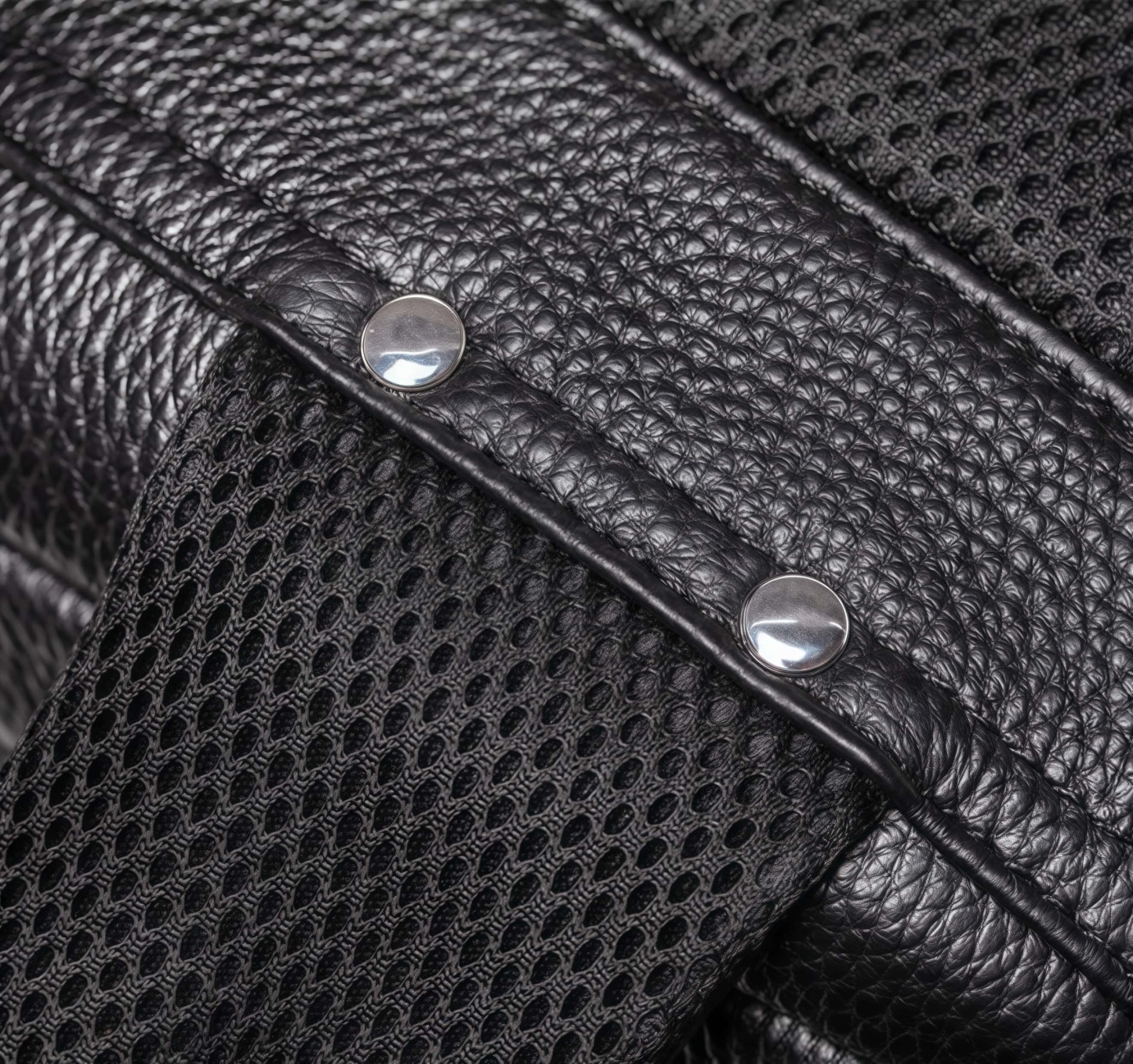 大容量牛革ダブルショルダーリュック｜大容量設計・通勤・旅行対応