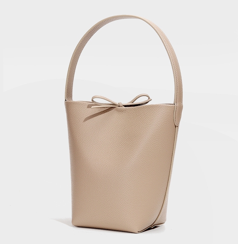 薄くて軽い設計 ！•カーキ|黒|青|3色|上質な厚手な柔らかい天然牛革トートバッグ•牛革肩がけかばんバッグ