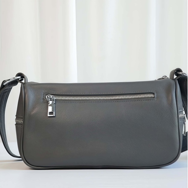 ユニセックス※ 黒|茶|グレー|3色※天然牛革ショルダーバッグ