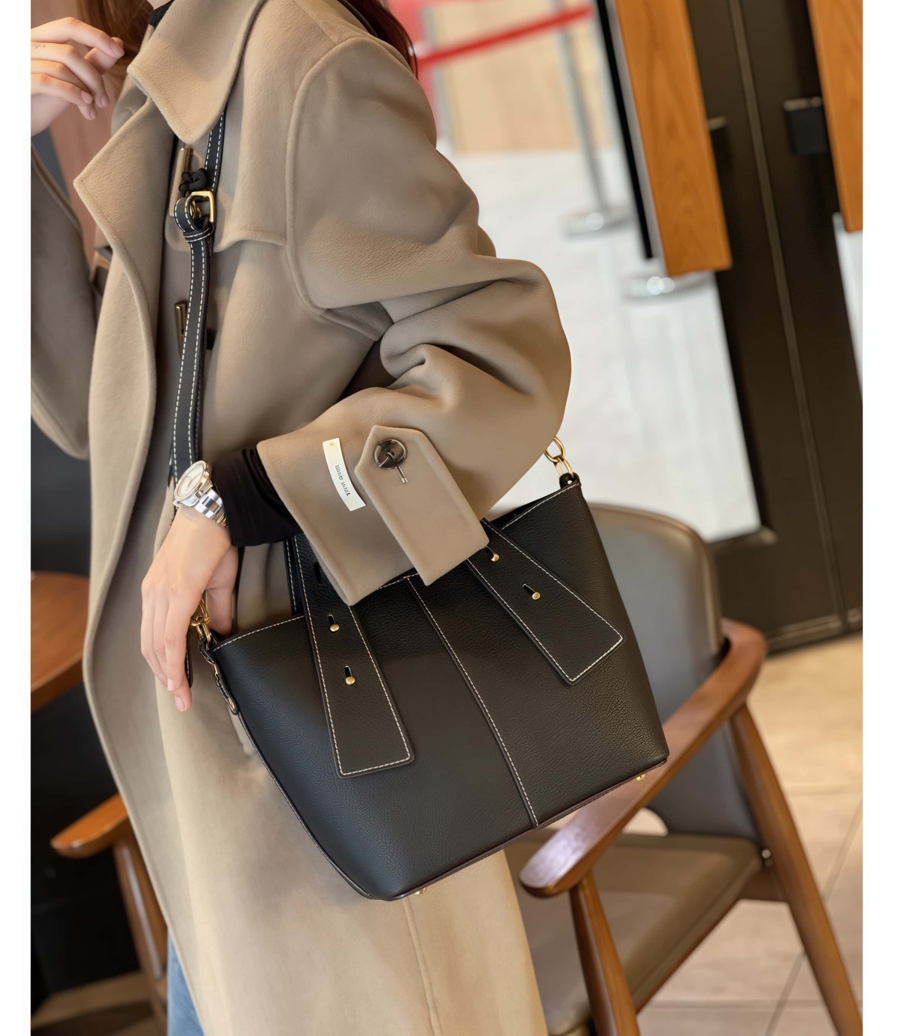 優雅な気質 ！•天然の厚みのある柔らかい牛革ハンドバッグ•牛革ショルダ一バッグ 