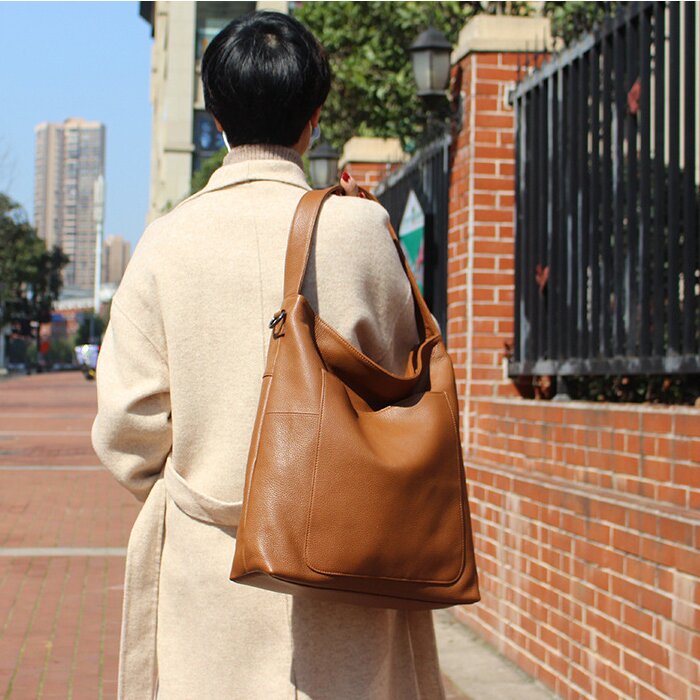 ミニマリズム スタイル ！•カラメル|黒|2色•厚手で柔らかめの天然牛革のトートバッグ