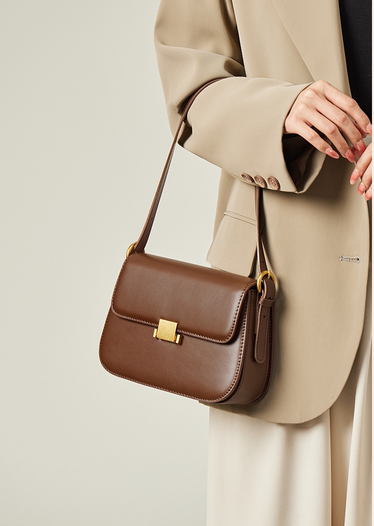 新作！•4色•天然牛革ショルダーバッグ• 牛革肩掛けバッグ