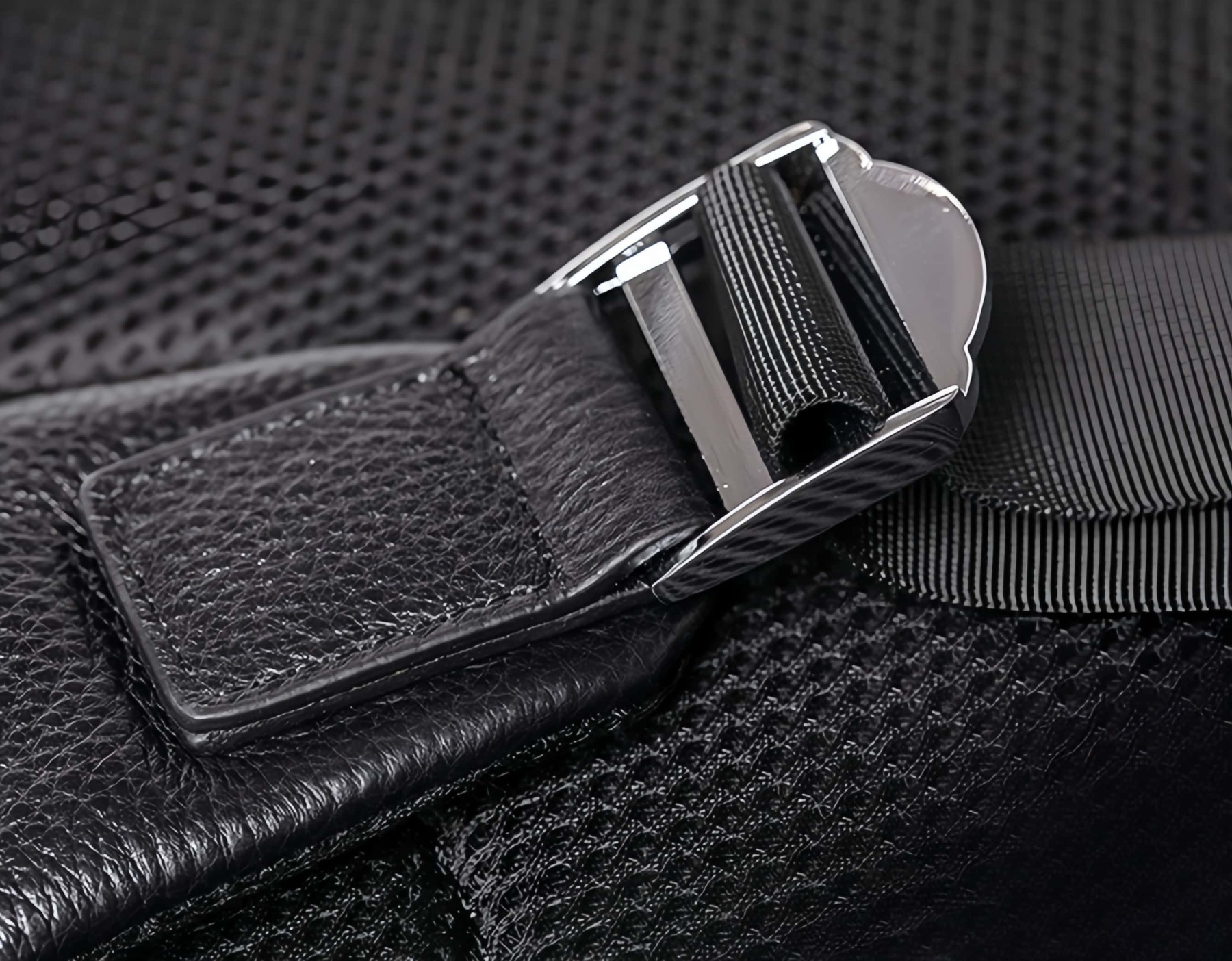 大容量牛革ダブルショルダーリュック｜大容量設計・通勤・旅行対応